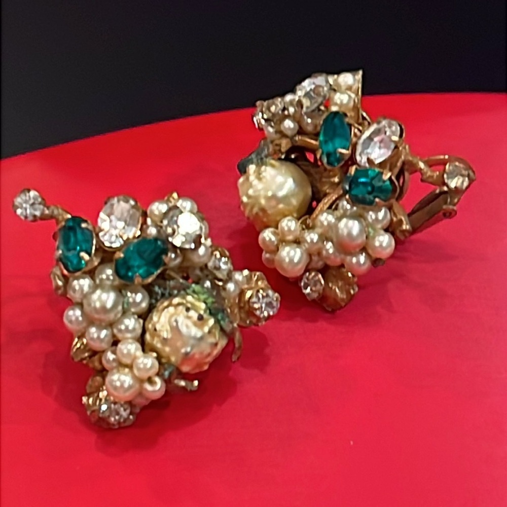 Vintage Earrings by Robert. Faux Pearls, Emerald &!Clear rhinestones. Gold Tone
